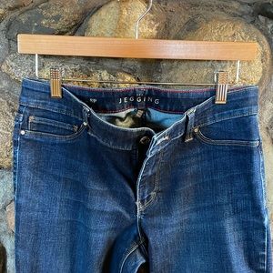 White House Black Market petite size 8 jeggings like new